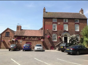 The Dog & Doublet Inn