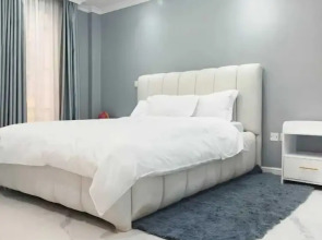 Lux Suites Grandville Apartments