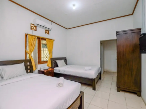 Big And Comfy Studio At Graha Wishnu Guest House