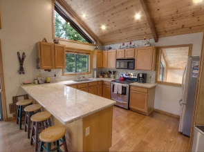 Sunnyside Up 3 Bedroom Cabin by RedAwning