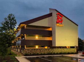 Red Roof Inn PLUS+ Chicago - Willowbrook