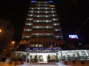 Queens Land Hotel