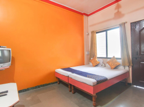 SPOT ON 66033 New Surekh Lodge