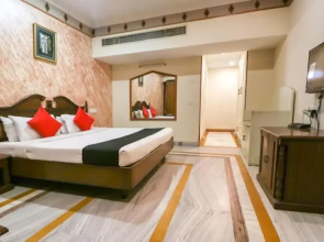 Hotel Shiraaz 1