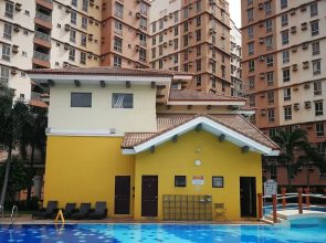 Cozy Condo Studio Near Airport with Wifi