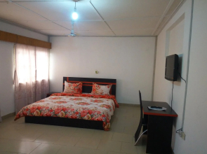 Red Clover Hotel