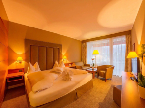 Dominik Alpine City Wellness Hotel