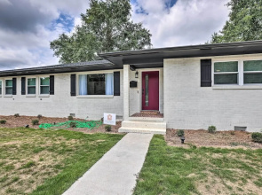 Modern, Colorful Home ~ 2 Mi to Tuskegee Uni