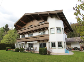 Spacious Apartment in Leogang near Ski Area