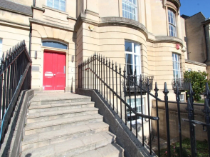 2 Kings Road Executive Studio Apartment