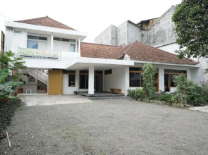 OYO 2048 Hotel Cahya Panorama