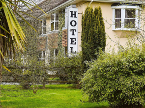 The Cedar Lodge Hotel and Restaurant