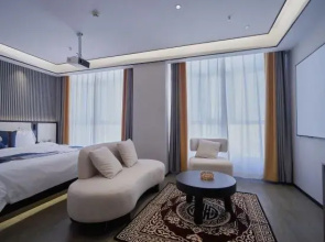 Xizi Light Luxury Hotel (Urad Qianqi Government Store)