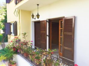 Spiros Apartments - Agios Gordios Beach, Corfu, Greece