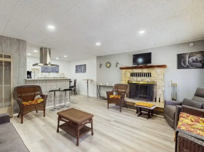 Dog-friendly Retreat w/ Fireplace - Near Hiking