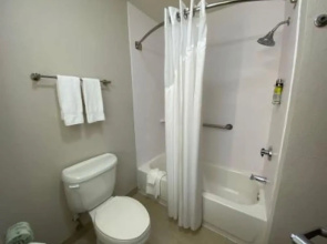 Holiday Inn Express & Suites Gadsden W-Near Attalla