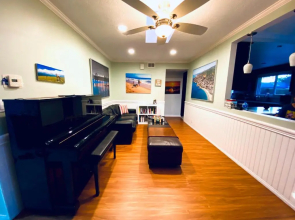 Costa Mesa Homestay - Sun, Sand, Surf & Sea