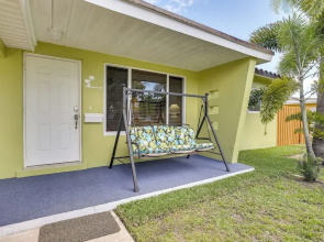 Hollywood Vacation Rental ~ 4 Miles to the Beach
