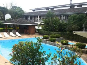 Bartholo Plaza Hotel