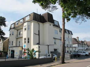 Flat 8 Palm Court