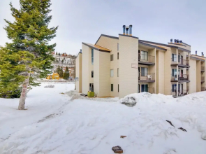 Ski-in/out Condo w/ Hot Tub Access in Brian Head!