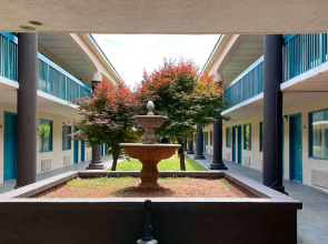 Motel 6 Savannah, GA- Gateway & I-95