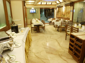 Hotel Regal Enclave
