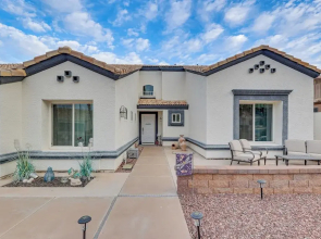 4 Mi to Salt River: Mesa Home w/ Private Patio