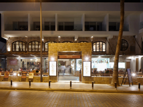 Melpo Antia Hotel & Suites