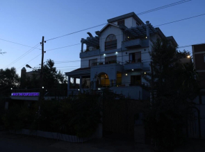 Inn of the Four Sisters