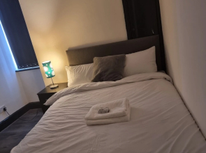 Beautiful 11-bed House in Liverpool