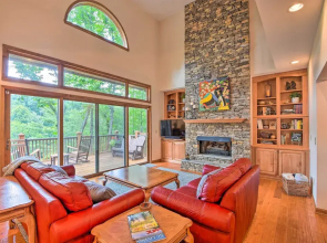 Quiet Riverfront Escape With Deck & Fly Fishing!
