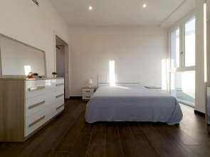 Smeraldo design apartment 6 beds near the center of Portoferraio and all services-SMERALDO