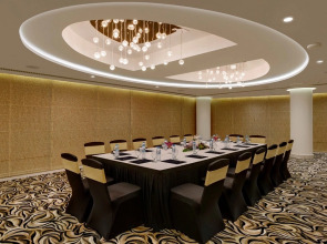 Landmark Plaza Hotel