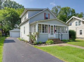 Welcoming Willoughby Home: 1 Mi to Historic Dtwn