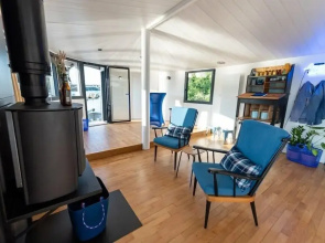 Péniche Carpe Diem La Rivière House