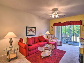 Cozy Condo w/ Golf Course View: 4 Mi to Shore!