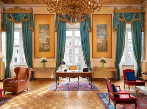 Sina Villa Medici, Autograph Collection