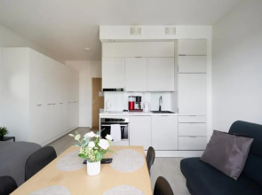 7.kerroksen huoneisto, Wifi + 24/7 check in