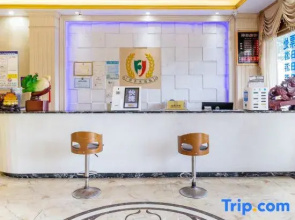 Hengfeng Hotel (Guilin High Speed Railway North Station No.19 Middle School Shop)