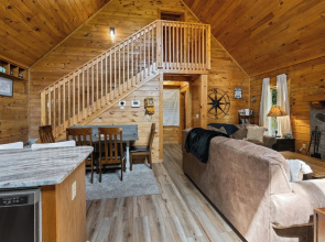 Newly Renovated Cabin w/ Hot Tub, Lake & Bbq!