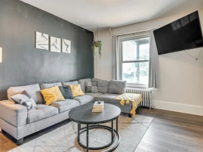 Stay & Play in Dtwn Stroudsburg: Updated Townhouse