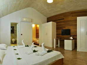 Apella Hotel