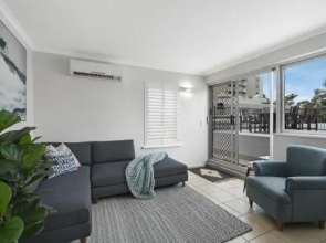 Renovated Moololaba Unit 100m To Beach