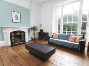 No 4 Georgian Shared House - By Clifton Short Lets