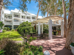 Elysium Private Apartments at The Beach Club