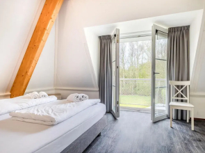 Villa in Banjaard Near Sandy North Sea Beach