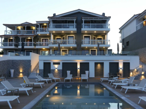 Trizonia Bay Hotel