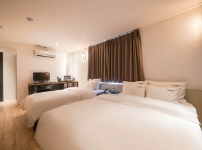 Yangsan Deokgye Yuna Hotel