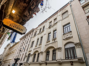 Kazinczy 11 Apartment